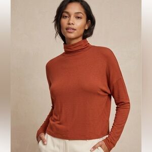 Aritzia Babaton Seaton Turtleneck Caramelized color Size XS